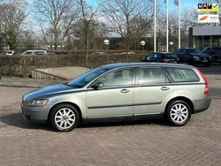 Beige, metallic lak Gebruikt 2006 Volvo V50 Stationwagen | € 1.650 (Eerlijke prijs)