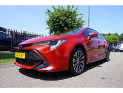 Rood Gebruikt 2019 Toyota Corolla Business Edition Stationwagen | € 19.945 (Eerlijke prijs)