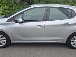 Grijs, metallic lak Gebruikt 2017 Peugeot 208 Active Hatchback | € 9.750 (Goede deal)