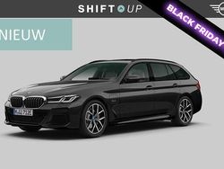 Zwart Gebruikt 2023 BMW 530e M Sport Stationwagen | € 43.940 (Eerlijke prijs)