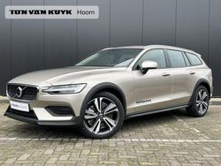 Grijs Gebruikt 2024 Volvo V60 CC Plus Stationwagen | € 53.950