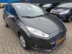 Grijs Gebruikt 2015 Ford Fiesta Titanium Hatchback | € 3.999 (Eerlijke prijs)