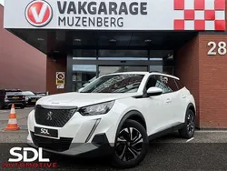 Wit, metallic lak Gebruikt 2020 Peugeot 2008 Allure SUV | € 19.945 (Eerlijke prijs)