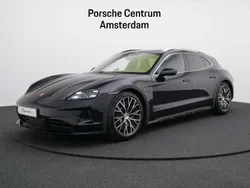 Diepzwart metallic Gebruikt 2024 Porsche Taycan Cross Turismo Sedan | € 134.950
