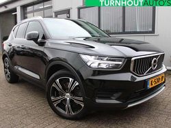 Zwart, metallic lak Gebruikt 2021 Volvo XC40 Inscription SUV | € 26.715 (Iets duurder)