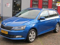 Blauw (metallic) Gebruikt 2015 Skoda Fabia Ambition Stationwagen | € 4.750 (Eerlijke prijs)