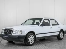 Wit Gebruikt 1986 Mercedes E200 Sedan | € 6.900
