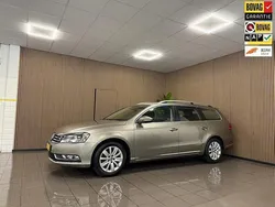 Bruin, metallic lak Gebruikt 2013 VW Passat Comfortline Stationwagen | € 12.950 (Duur)