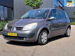 Grijs Gebruikt 2005 Renault Scénic II Authentique MPV | € 750 (Eerlijke prijs)