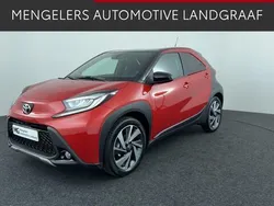 Rood Gebruikt 2024 Toyota Aygo Envy Hatchback | € 21.950 (Iets duurder)