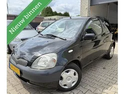 Zwart Gebruikt 2001 Toyota Yaris Terra Hatchback | € 950 (Eerlijke prijs)