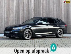 Zwart Gebruikt 2022 BMW 530 M Sport Stationwagen | € 42.900 (Goede deal)