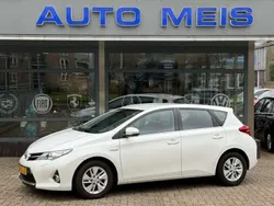 Wit Gebruikt 2013 Toyota Auris Hybrid Business Edition Hatchback | € 7.995 (Eerlijke prijs)