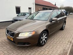 Bruin Gebruikt 2013 Volvo V70 Summum Stationwagen | € 9.495 (Eerlijke prijs)