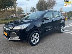 Zwart Gebruikt 2015 Ford Kuga Trend SUV | € 9.795 (Eerlijke prijs)