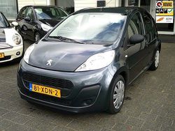 Grijs Gebruikt 2012 Peugeot 107 Access Hatchback | € 2.450 (Eerlijke prijs)