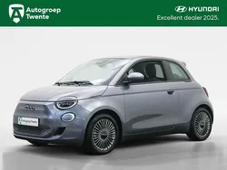 Grijs, metallic lak Gebruikt 2022 Fiat 500e Icon Hatchback | € 16.750 (Goede deal)