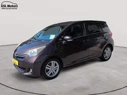Paars Gebruikt 2013 Toyota Verso-S MPV | € 6.995