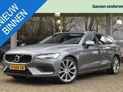 Grijs, metallic lak Gebruikt 2020 Volvo V60 Momentum Stationwagen | € 28.950 (Goede deal)
