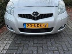 Beige Gebruikt 2010 Toyota Yaris MPV | € 5.000 (Goede deal)