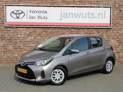 Bruin Gebruikt 2014 Toyota Yaris Lounge Hatchback | € 10.450 (Eerlijke prijs)