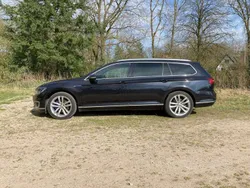 Zwart Gebruikt 2015 VW Passat Highline Stationwagen | € 12.000 (Iets duurder)