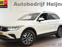 Wit Gebruikt 2022 VW Tiguan Life SUV | € 29.945 (Goede deal)