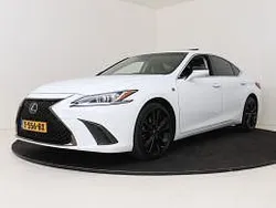 Wit Gebruikt 2023 Lexus ES300H Sport Design Packet Sedan | € 44.950 (Goede deal)