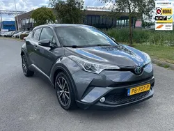 Grijs, metallic lak Gebruikt 2017 Toyota C-HR Executive SUV | € 17.450 (Eerlijke prijs)