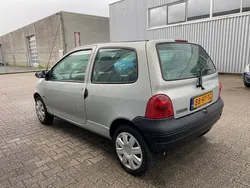 Grijs Gebruikt 2001 Renault Twingo Authentique Hatchback | € 1.250 (Eerlijke prijs)