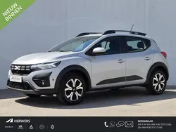 Moonstone gris Gebruikt 2024 Dacia Sandero Stepway Hatchback | € 19.885 (Eerlijke prijs)