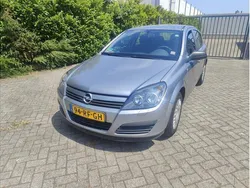 Grijs Gebruikt 2005 Opel Astra Hatchback | € 995 (Eerlijke prijs)