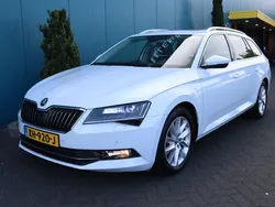 Wit, metallic lak Gebruikt 2019 Skoda Superb Business Line Stationwagen | € 22.450 (Goede deal)