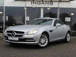 Grijs, metallic lak Gebruikt 2012 Mercedes SLK200 Cabriolet | € 16.495 (Eerlijke prijs)