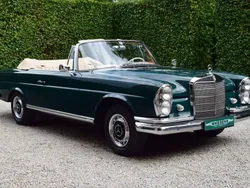 Groendunkelgrün Gebruikt 1963 Mercedes 220 SE Cabriolet | € 175.398