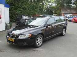 Zwart Gebruikt 2010 Volvo V70 Stationwagen | € 6.895 (Eerlijke prijs)