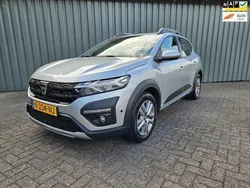Grijs Gebruikt 2021 Dacia Sandero Essentiel Hatchback | € 11.500 (Eerlijke prijs)