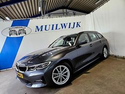 Grijs Gebruikt 2021 BMW 320 Basis Stationwagen | € 29.950 (Eerlijke prijs)