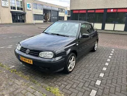 Zwart Gebruikt 2001 VW Golf Cabriolet Trendline Cabriolet | € 2.500 (Eerlijke prijs)