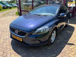 Blauw Gebruikt 2014 Volvo V40 Stationwagen | € 14.500 (Eerlijke prijs)
