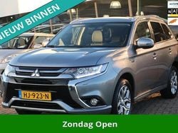 Grijs Gebruikt 2015 Mitsubishi Outlander Edition SUV | € 12.945 (Iets duurder)