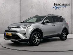 Grijs, metallic lak Gebruikt 2017 Toyota RAV4 Style SUV | € 21.400 (Eerlijke prijs)
