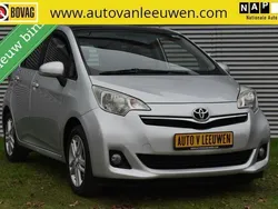Grijs, metallic lak Gebruikt 2012 Toyota Verso-S MPV | € 8.925 (Eerlijke prijs)
