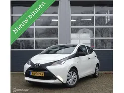 Wit Gebruikt 2016 Toyota Aygo Hatchback | € 6.999 (Eerlijke prijs)