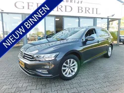 Grijs Gebruikt 2023 VW Passat Business Stationwagen | € 27.950 (Eerlijke prijs)