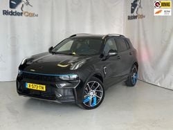 Zwart, metallic lak Gebruikt 2024 Lynk & Co 01 SUV | € 28.999 (Eerlijke prijs)