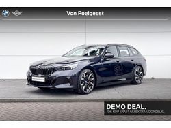 M carbonschwarz metallic (zwart metallic) Gebruikt 2025 BMW i5 Comfort Edition Sedan | € 74.900 (Eerlijke prijs)