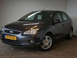 Grijs Gebruikt 2006 Ford Focus Ghia Hatchback | € 2.950 (Eerlijke prijs)