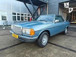 Blauw Gebruikt 1978 Mercedes 230 | € 13.950