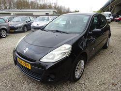Zwart Gebruikt 2010 Renault Clio II Hatchback | € 2.495 (Eerlijke prijs)